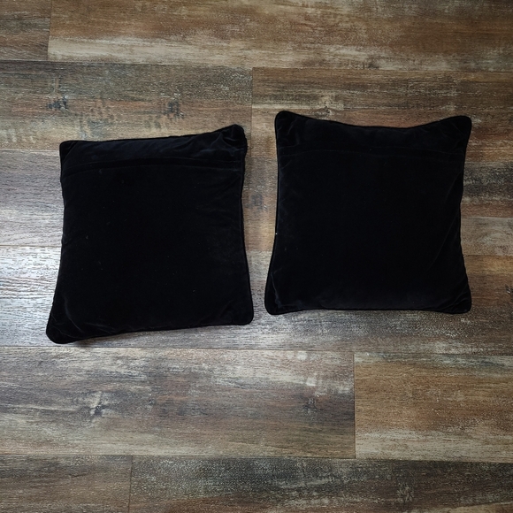 Beautiful Vintage Rose Needlepoint Pillow 14" x  14" - Picture 4 of 8